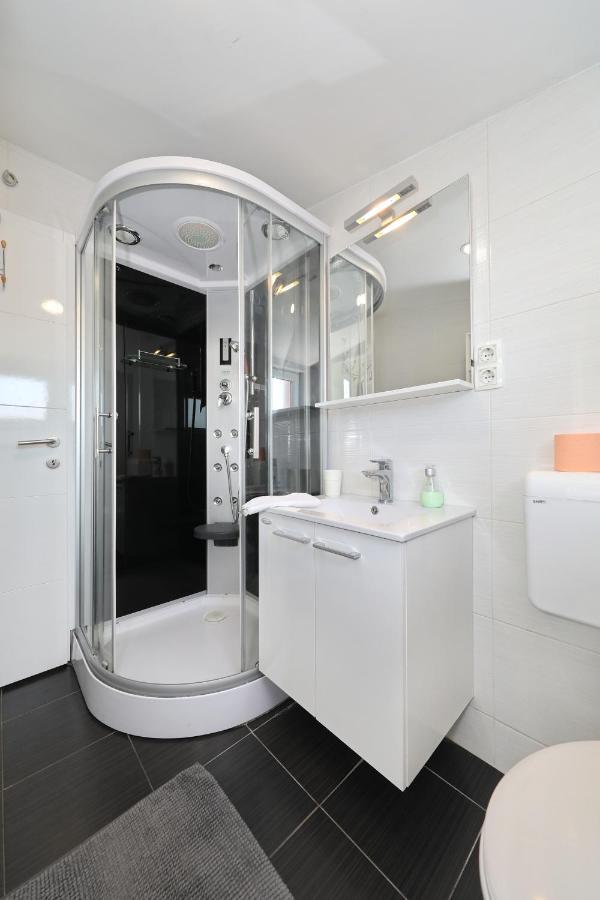 Apartment With Private Pool Sukošan Extérieur photo