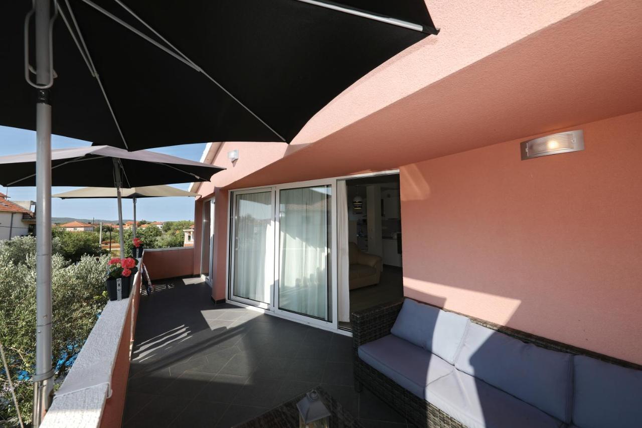 Apartment With Private Pool Sukošan Extérieur photo